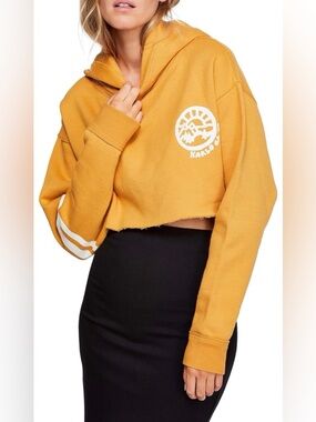 Free People Baldwin Cropped Graphic Hoodie
Athleisure Sporty Chic Y2K Yellow S